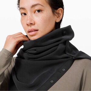Lululemon Black Button Scarf